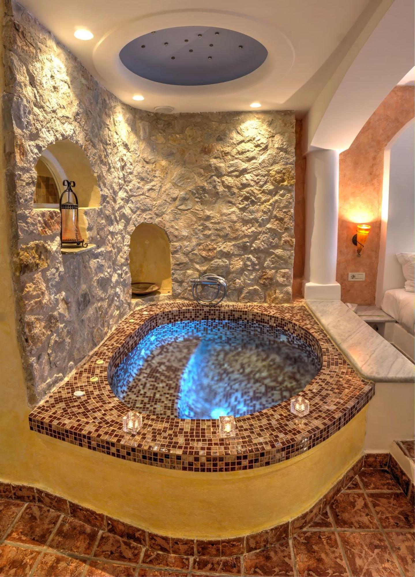 Suite Senior con Vasca da Bagno con Idromassaggio e Vista Caldera